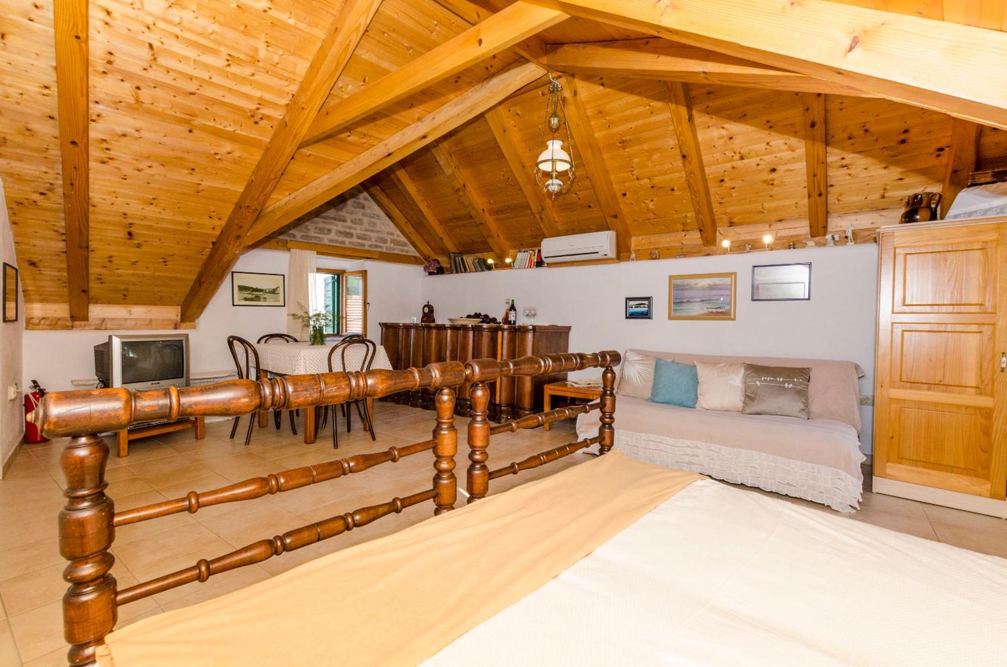 Apartments Draga - Traditional & In Center Vrboska Exteriör bild
