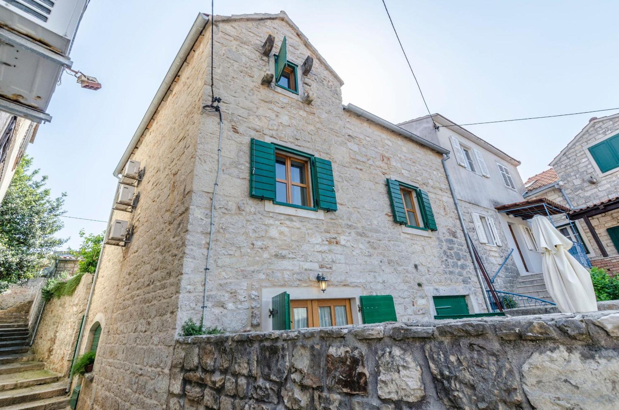 Apartments Draga - Traditional & In Center Vrboska Exteriör bild